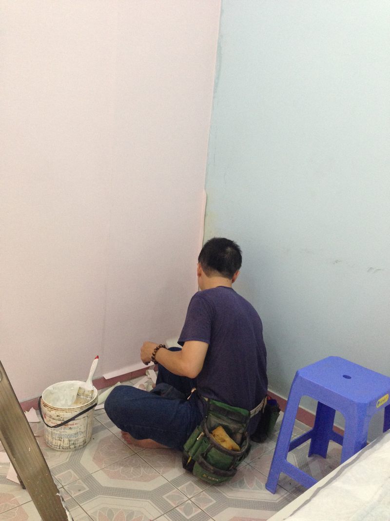 thi-cong-giay-dan-tuong-11-dai-co-viet (11)